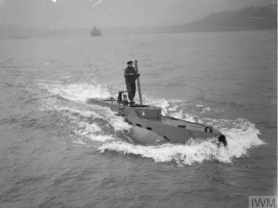 An X craft underway at Rothsay, April 1944 (IWM A 22899)
