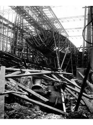 Damage to a ship under construction on the slipways in Harland and Wolff - Belfast Telegraph