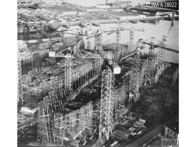 Aircraft carriers HMS Magnificent and Powerful under construction in 1944 © IMA A 28022